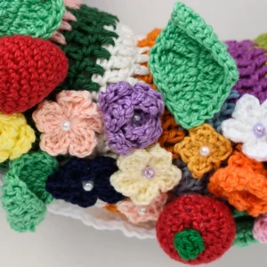Guirlanda de flores em amigurumi - Artesanato e Personalizados