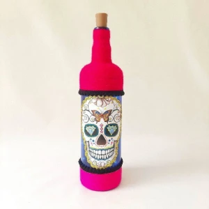 Luminária Garrafa Caveira Rosa - Artesanato e Personalizados