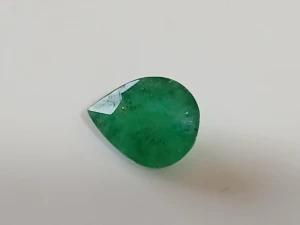 Esmeralda pedra preciosa extra. Joias ou investimento. - Produtos Físicos