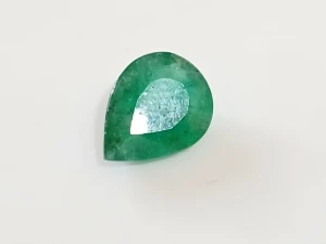 Esmeralda pedra preciosa extra. Joias ou investimento. - Produtos Físicos