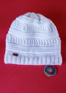 Gorro Caído em Lã de Crochê - Artesanato e Personalizados