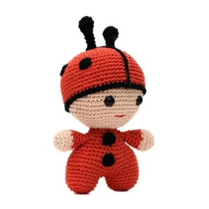 Bebê Joaninha em amigurumi - Artesanato e Personalizados
