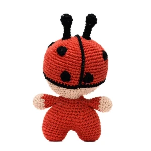 Bebê Joaninha em amigurumi - Artesanato e Personalizados