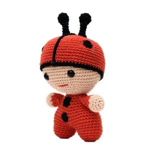 Bebê Joaninha em amigurumi - Artesanato e Personalizados
