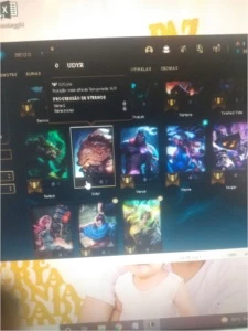 Contas de lol d4 - League of Legends