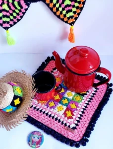 Toalhinha de Crochê Festa Junina - Artesanato e Personalizados