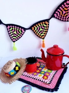 Toalhinha de Crochê Festa Junina - Artesanato e Personalizados