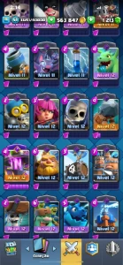 Vendo conta dó clash Royale antiga é bem gemada