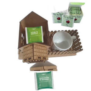 Casa com cerca, teto removivel, suporte para sache de... - Artesanato e Personalizados