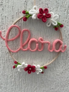 Guirlanda jardim florido personalizado em Tricotin - Artesanato e Personalizados