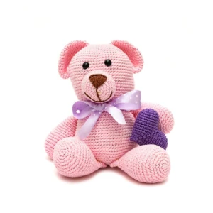 Urso Rosa com Coração Roxo em Amigurumi - Artesanato e Personalizados