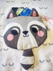 Clutch de guaxinim - Artesanato e Personalizados