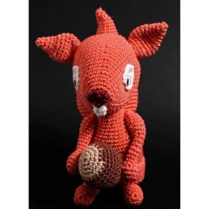 Esquilo com Noz em Amigurumi - Artesanato e Personalizados