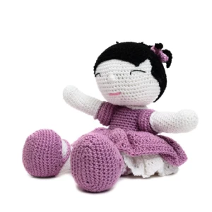 Boneca Miong em amigurumi - Artesanato e Personalizados