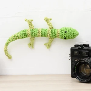 Lagartixa Verde Clara em Crochê Amigurumi - Artesanato e Personalizados