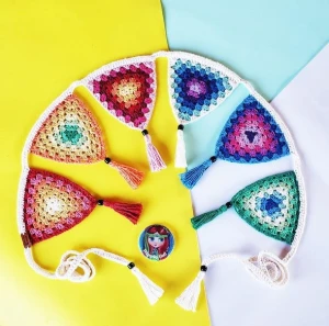 Varal de Bandeirinhas em Crochê - Artesanato e Personalizados