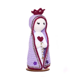 Nossa Senhora em Amigurumi com Manto Lilás - Artesanato e Personalizados