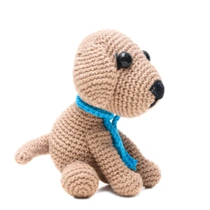 Cachorro Castanho com Manta Azul em Amigurumi - Artesanato e Personalizados