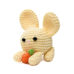 Coelho Amarelo Cenoura Amigurumi - Artesanato e Personalizados
