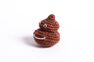 Chaveiro Emoji grande em amigurumi - Artesanato e Personalizados