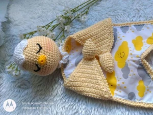 Naninha ou Manta do Apego em Crochê - Pintinho - Artesanato e Personalizados
