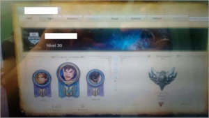 Conta league of legends, 4 páginas de runas e 33 champs LOL