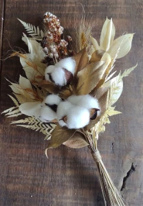 Ramo com flores desidratadas e algodão - Artesanato e Personalizados