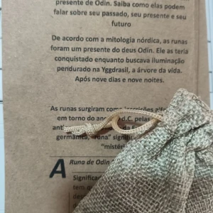 Runas Nórdicas em MDF com Saquinho e Livreto - Artesanato e Personalizados