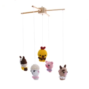 Mobile fazendinha em amigurumi - Artesanato e Personalizados