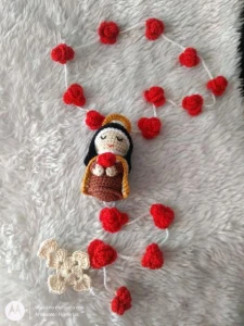 Terço de Crochê com Mini Santinha - Artesanato e Personalizados