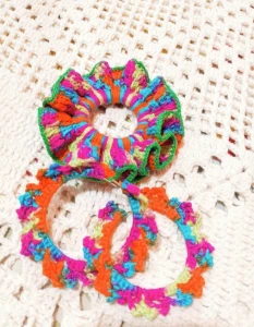 Kit Xuxa Miu Miu e brincos multicolor - Artesanato e Personalizados
