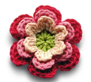 Flores de Três Camadas em Crochê - Artesanato e Personalizados