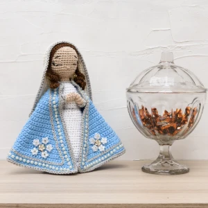Maria em Amigurumi - Artesanato e Personalizados