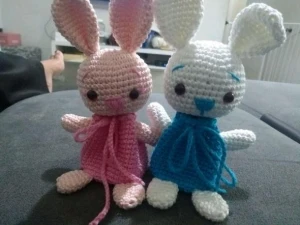 Coelhinha Amigurumi - Artesanato e Personalizados