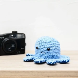 Polvo Reversível Humor Azul Amigurumi - Artesanato e Personalizados