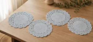 Jogo com 4 Sousplats de Crochê Artesanal Floral - Artesanato e Personalizados