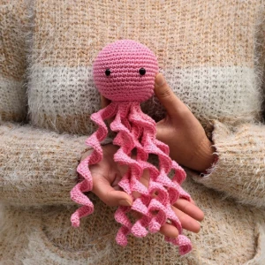 Polvo Newborn Pink Amigurumi - Artesanato e Personalizados