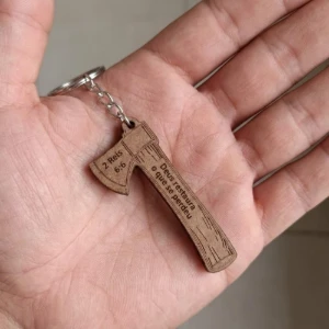 Chaveiro de MDF Eliseu e o Machado - Deus Restaura - Artesanato e Personalizados