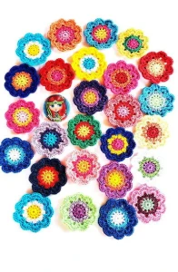 Flor Primavera em Crochê (7cm) - Artesanato e Personalizados