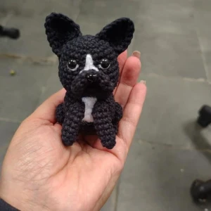 Mini Buldogue Francês - Amigurumi de Crochê - Artesanato e Personalizados