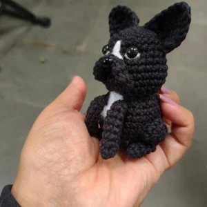 Mini Buldogue Francês - Amigurumi de Crochê - Artesanato e Personalizados