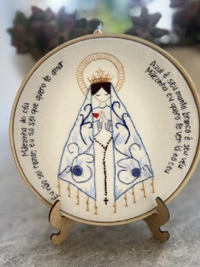 Mãezinha do Céu- bordado em bastidor - Artesanato e Personalizados