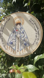 Mãezinha do Céu- bordado em bastidor - Artesanato e Personalizados