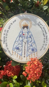 Mãezinha do Céu- bordado em bastidor - Artesanato e Personalizados