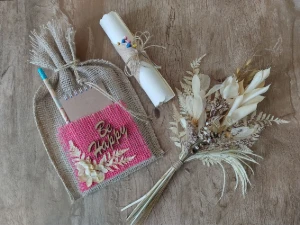Buque de flores desidratadas na caixa - Artesanato e Personalizados