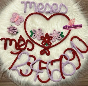 Kit Mêsversário Flores e Borboleta + Nome personalizado - Artesanato e Personalizados