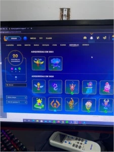 Conta League Of Legends Level 250 e 823 skins+ Plat 3 LOL