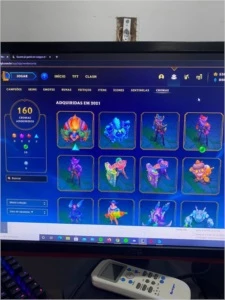 Conta League Of Legends Level 250 e 823 skins+ Plat 3 LOL