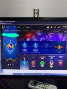 Conta League Of Legends Level 250 e 823 skins+ Plat 3 LOL