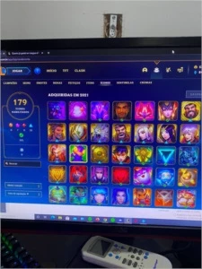 Conta League Of Legends Level 250 e 823 skins+ Plat 3 LOL